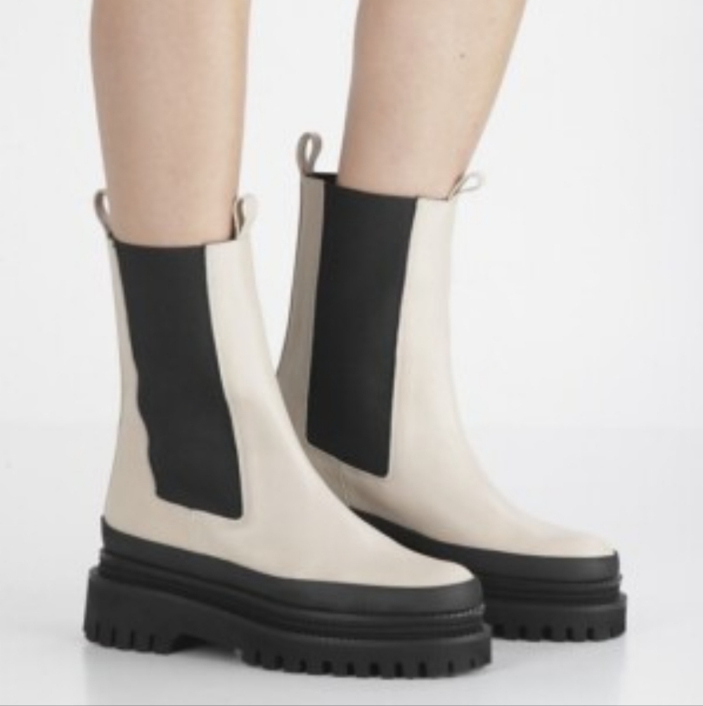Paloma‎ Barcelo Carmen Napasoft Chelsea Boots In Ivory leather sz 36 EU 6.5 US